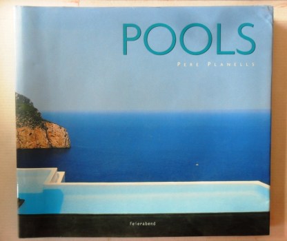 Pools. Testo lingua Inglese Francese Tedesco Spagnolo Fotografico a colori