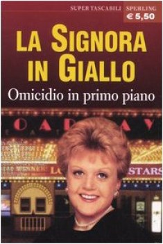 signora in giallo omicidio in primo piano