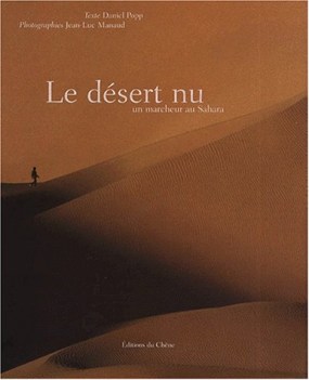 desert nu un marcheur au sahara